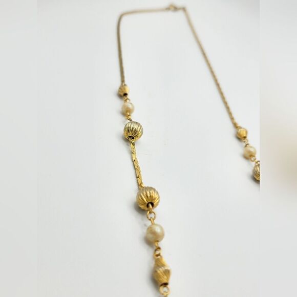 Vintage Gold pearl bead station necklace - Picture 3 of 8